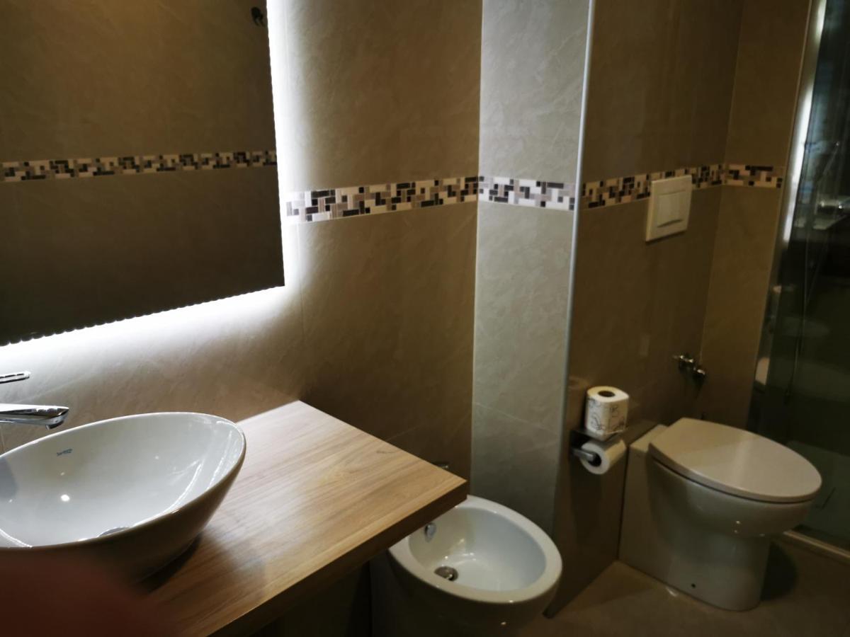 New Alexander Hotel Генуа Екстериор снимка