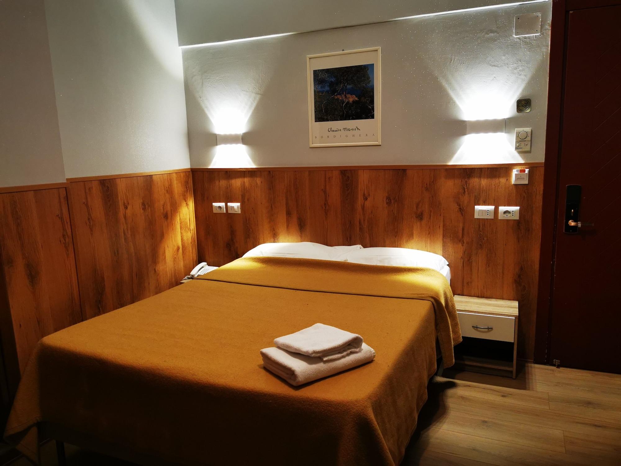 New Alexander Hotel Генуа Екстериор снимка