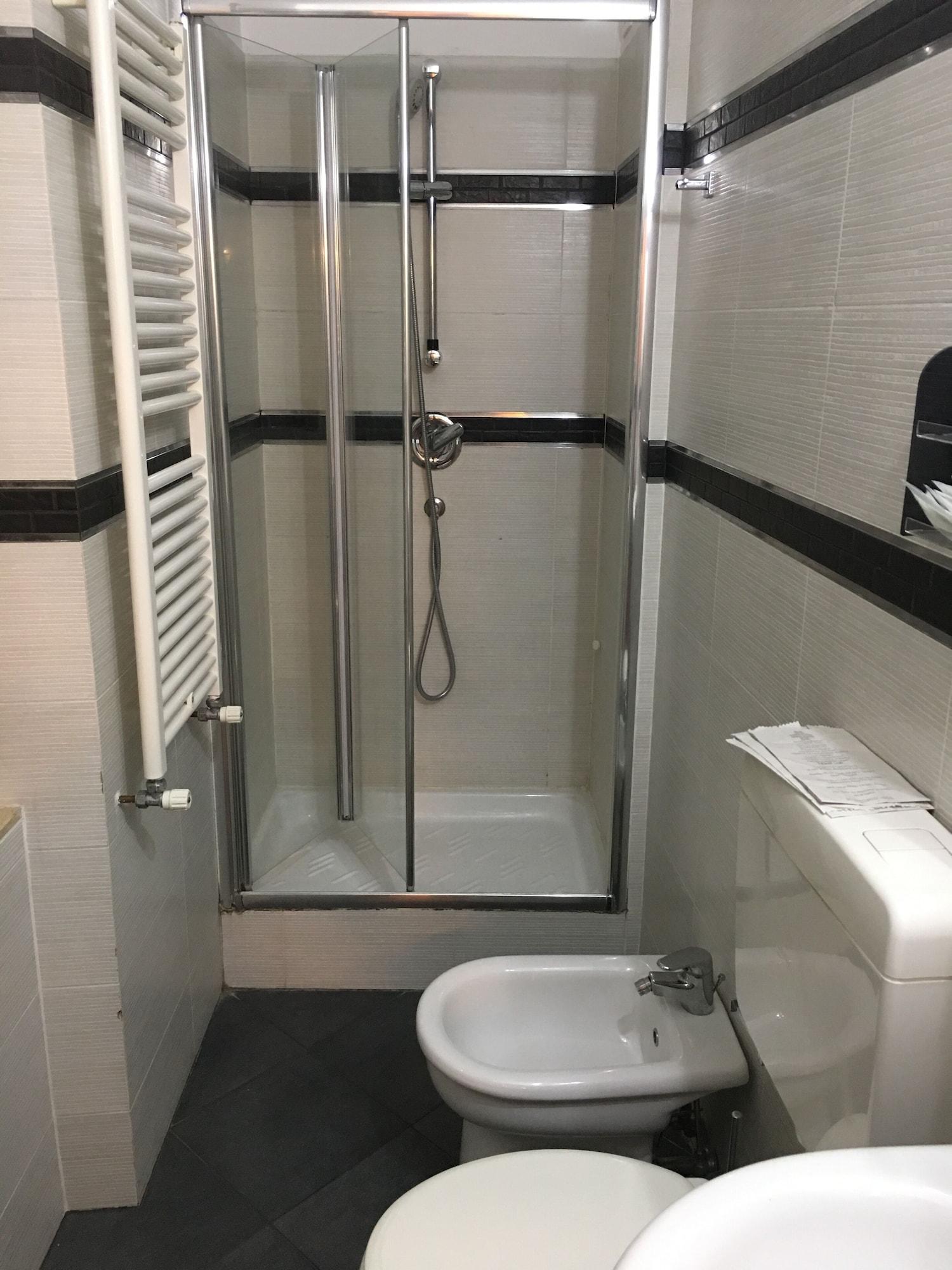 New Alexander Hotel Генуа Екстериор снимка