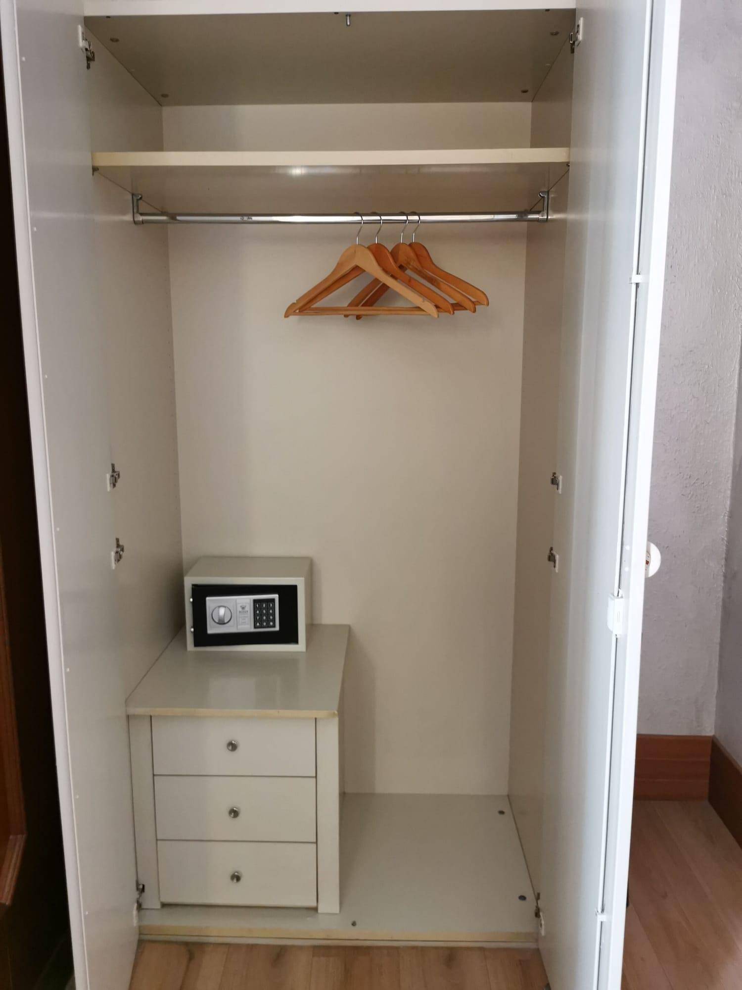 New Alexander Hotel Генуа Екстериор снимка