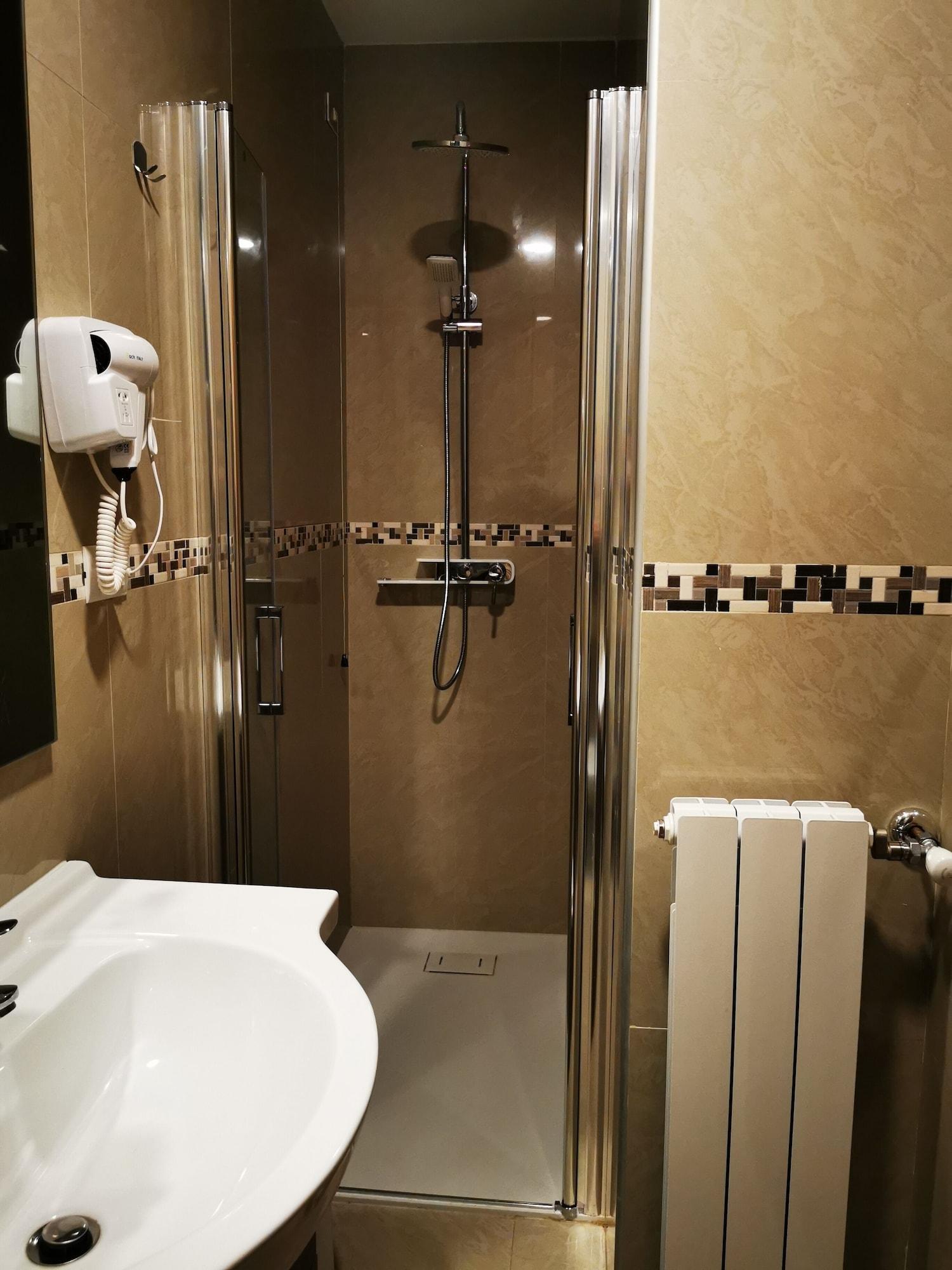 New Alexander Hotel Генуа Екстериор снимка