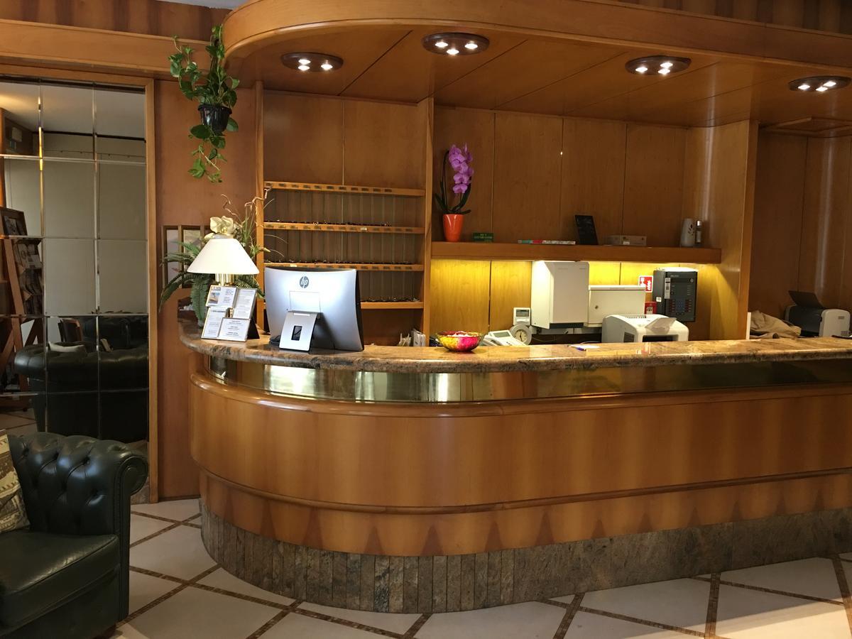 New Alexander Hotel Генуа Екстериор снимка