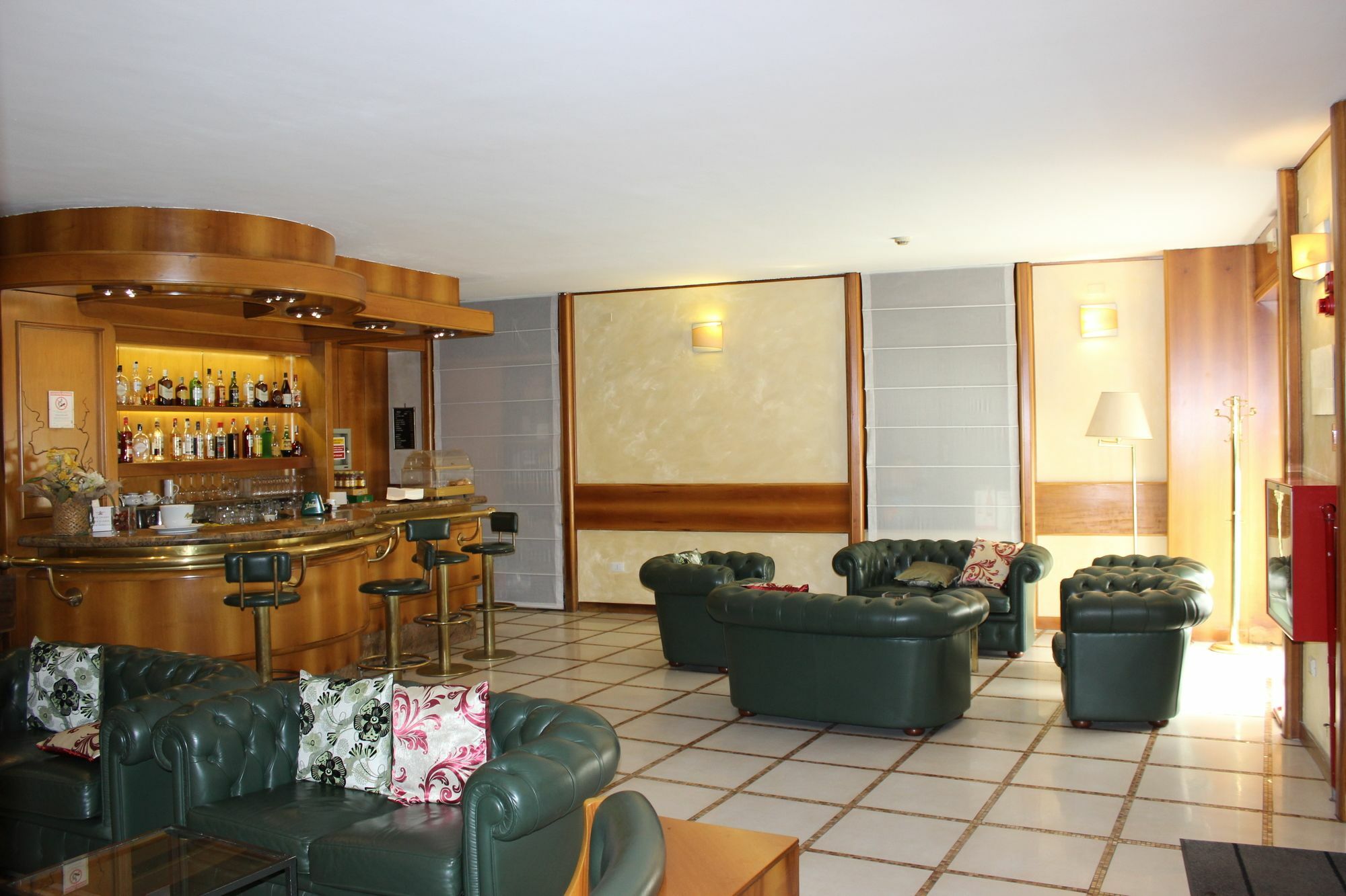 New Alexander Hotel Генуа Екстериор снимка