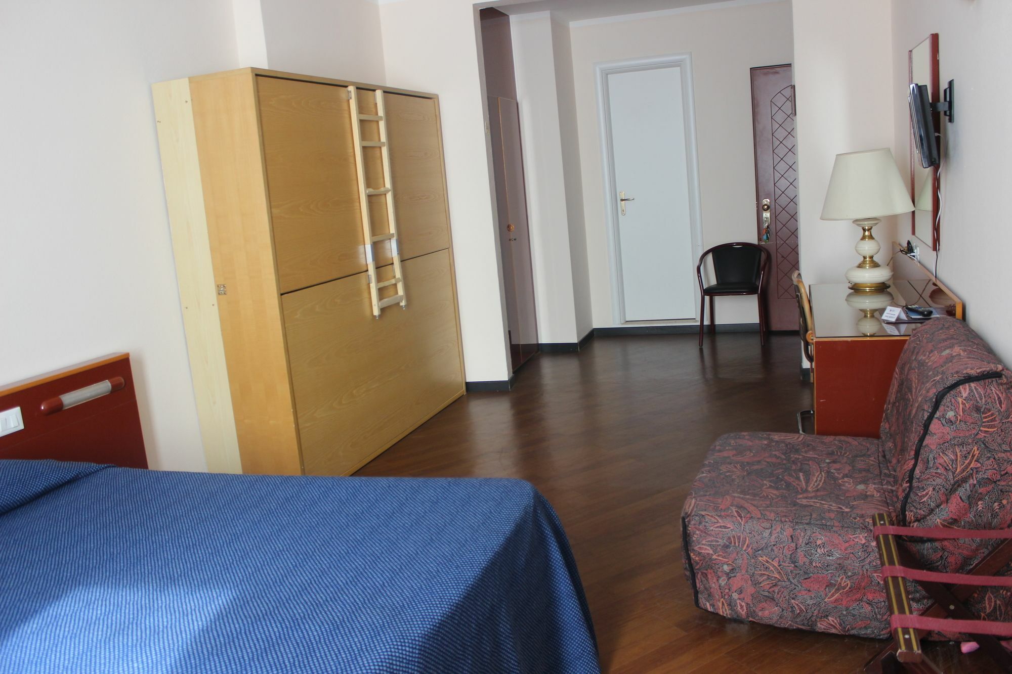 New Alexander Hotel Генуа Екстериор снимка