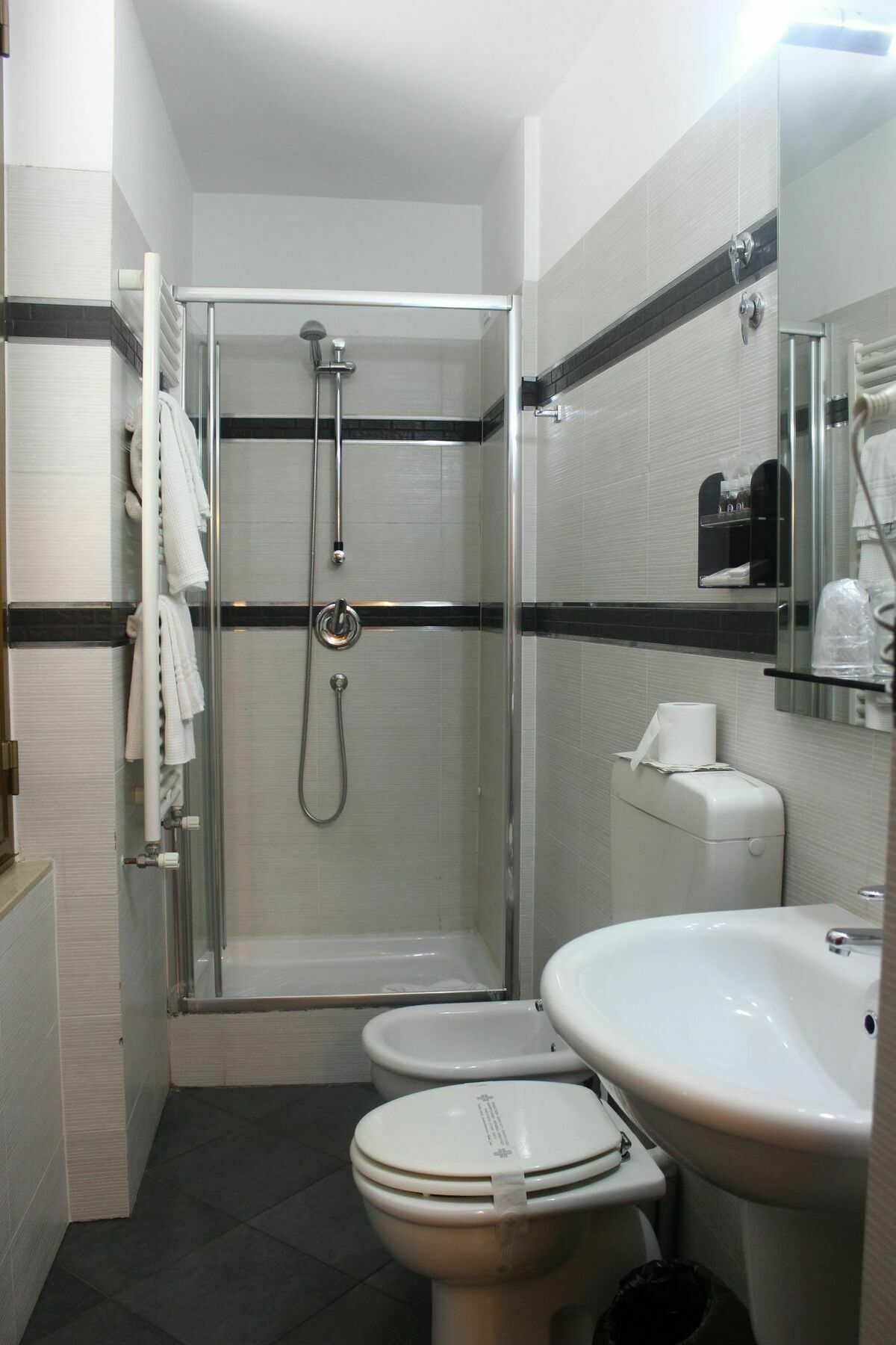 New Alexander Hotel Генуа Екстериор снимка