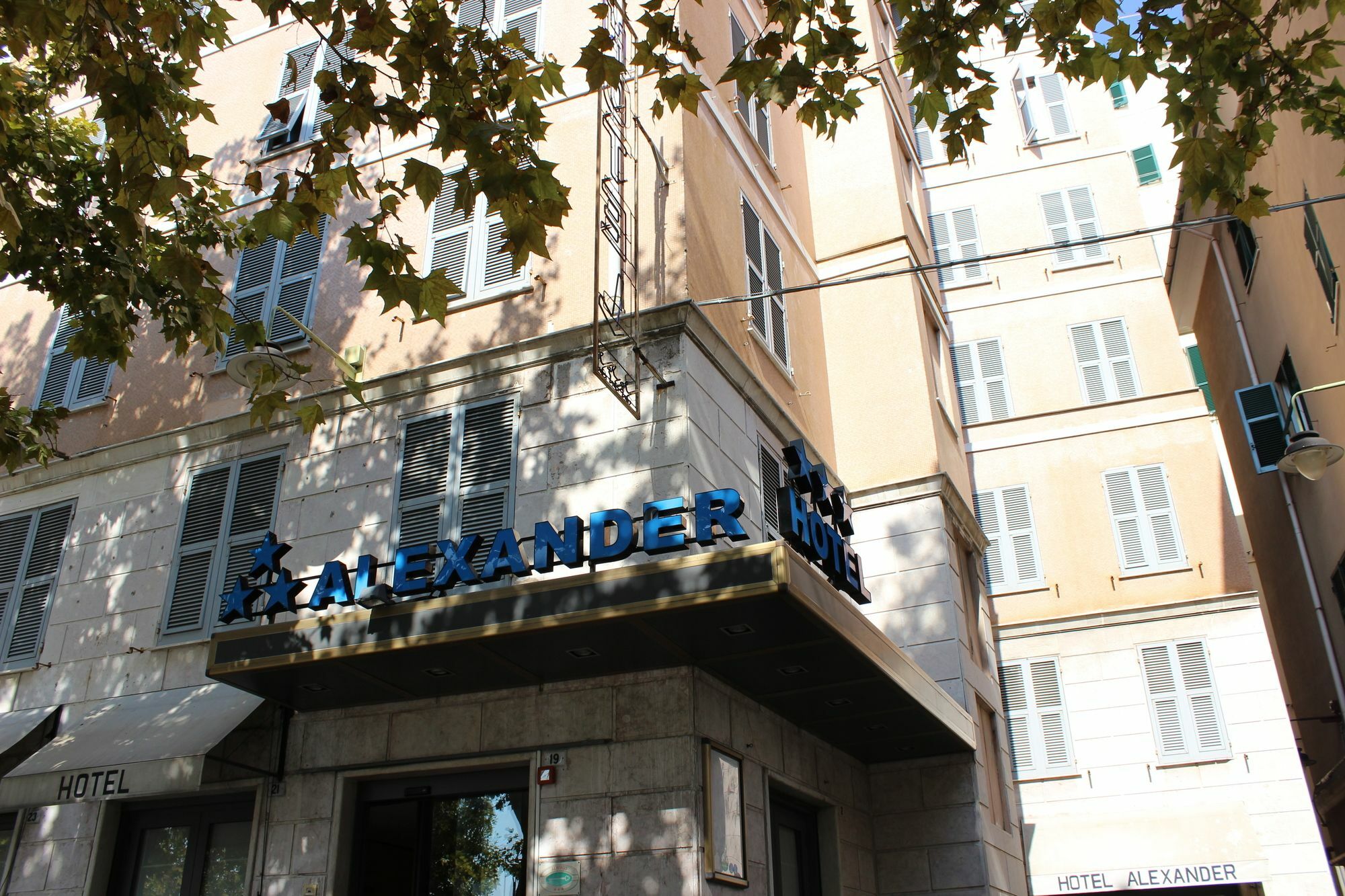 New Alexander Hotel Генуа Екстериор снимка